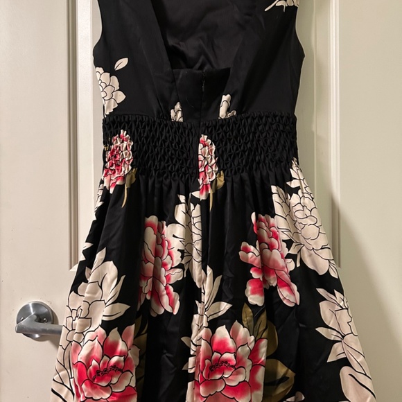 Jessica Simpson Cocktail Dress (size 4) - Picture 2 of 5